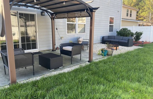 Morrisville Casa | Cary Luxury Home-Fenced yard-POOL!!!