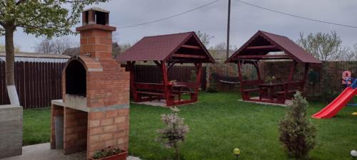 Plopul Casa | Casă de vacanță la Nea Nicu Murighiol