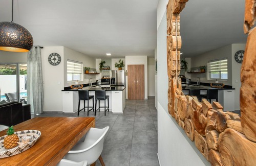 Washington Casa | Cas di Das, casa nueva con una gran piscina privada, excelente ubicación!