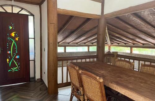 Ubatuba Casa | Casa à 3 minutos a pé da Praia, com churrasqueira!