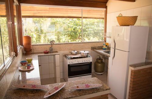 Trindade Casa | Casa 1 - Você a Varanda e o Mar na Praia dos Ranchos-Trindade Hospeda