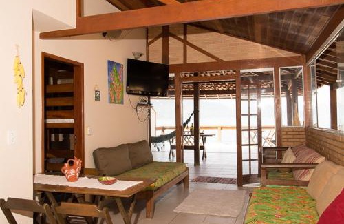 Trindade Casa | Casa 1 - Você a Varanda e o Mar na Praia dos Ranchos-Trindade Hospeda