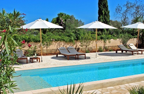 Es Llombards Casa | Casa 3 Leones - casa de pueblo renovada, estilo finca, patio, jardín, piscina