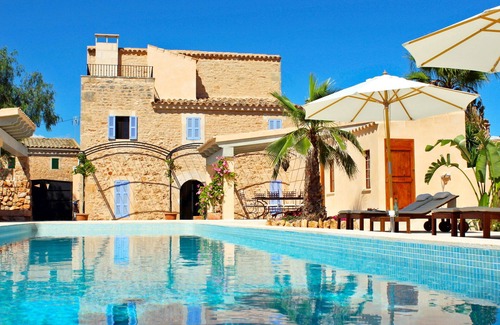 Es Llombards Casa | Casa 3 Leones - casa de pueblo renovada, estilo finca, patio, jardín, piscina