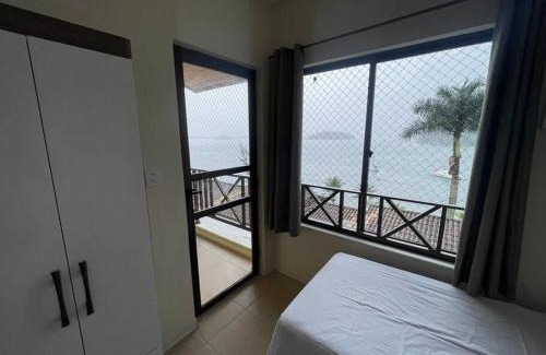 Caieira Casa | Casa 3 qtos beira mar praia exclusiva e piscina
