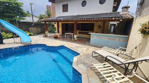 Jardim Virginia Casa | Casa 4 suites A/C Piscina, churrasqueira, Praia da enseada