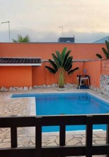 Mococa Casa | Casa 4Quartos-2 suites com Ar condicionado -Condominio Mar Verde- Piscina Privativa-Próx Praia da MOCOCA ! Próx à divisa com UBATUBA !