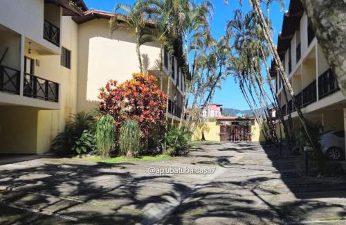 Umuarama Casa | Casa 7 em Ubatuba no Centro Condomínio com Piscina e Churrasqueira