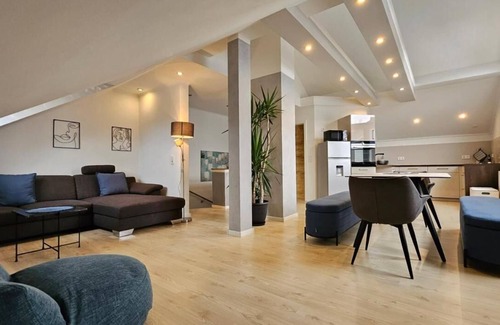 Monikaviertel Apartamento | CASA 8070 Ingolstadt Maisonette apartment |91 m²|4 rooms |1-8 pers. Parking lot