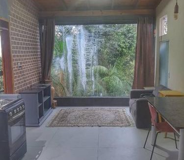 Sambaqui Apartamento | Casa a 100m da praia