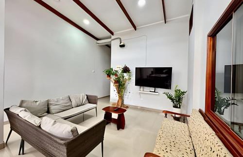 La Banda de Shilcayo Casa | Casa a 5min centro 3HAB con A/C & Precioso Jardín