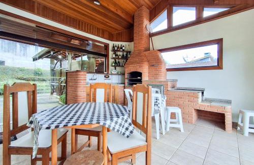 Jardim Nova Suica Casa | Casa aconchegante c lareira, churrasqueira e Wi-Fi