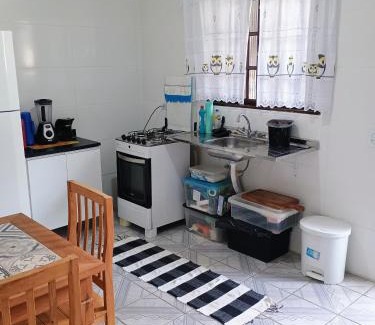 Itanhaem Casa | Casa aconchegante com churrasqueira e piscina para um ambiente familiar