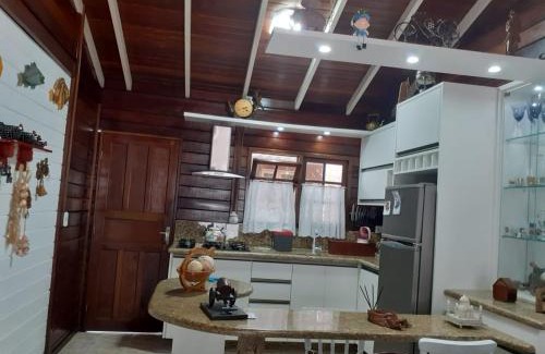 Ribeirao da Ilha Casa | Casa Agradável, 50m da Praia Freguesia do Ribeirão da Ilha