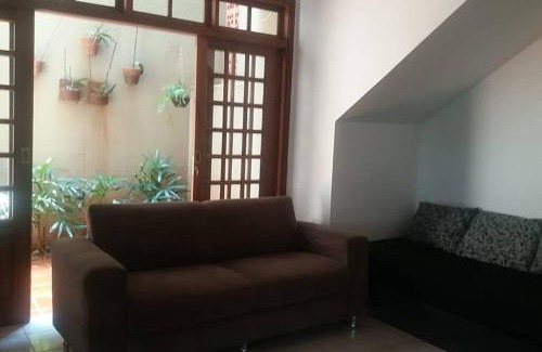 Higienopolis Casa | Casa Agradável, Arejada, Espaçosa, Perto de Tudo e Para até 20 Pessoas