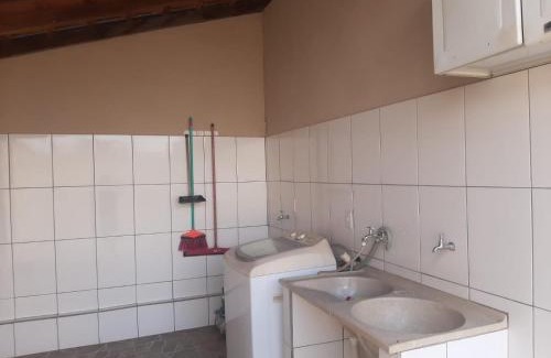 Brotas Casa | Casa agradável com área externa e piscina
