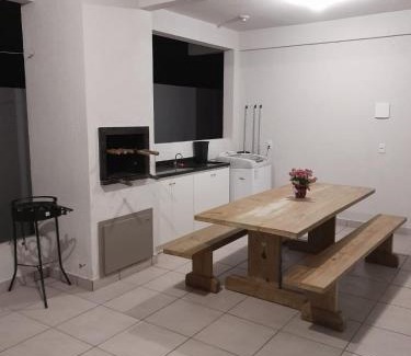 Ze Amandio Casa | Casa agradável com piscina e churrasqueira