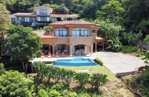 Pacuare Reserve Casa | Casa Aguas a stunning two-story house located in the beautiful Playa Hermosa.