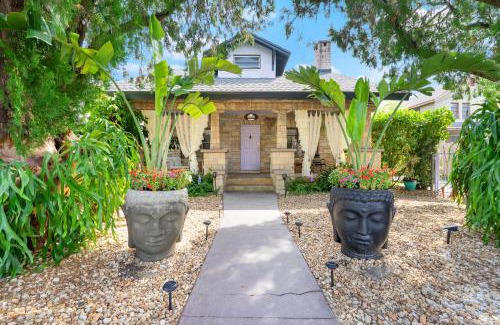 East Little Havana Villa | Casa Alaa West Brickell Sleeps 20 Pool&spa