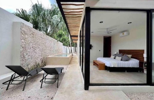 Centro Apartamento | Casa Álamo in Downtown Merida, pool, 2 br