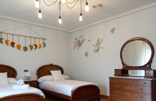 Azcona Cabaña | Casa Albaitar, Alojamiento rural con jardin