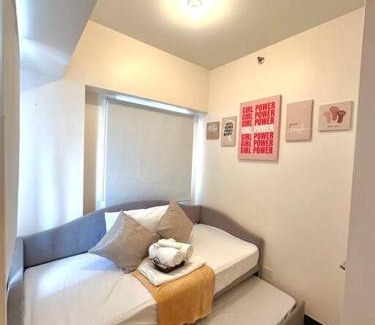 A. Bonifacio Apartamento | Casa Alexandra, cozy 2 BR condo