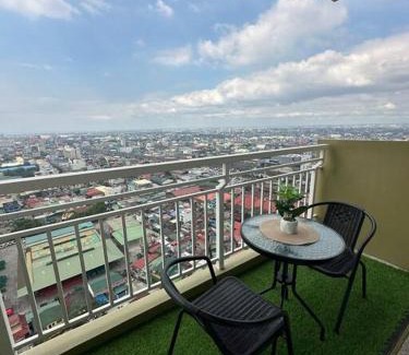 A. Bonifacio Apartamento | Casa Alexandra, cozy 2 BR condo