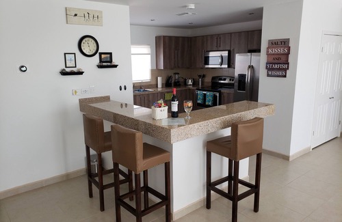 Las Conchas Condominio | ¡Una nueva residencia con vista al mar en el último piso en Puerto Peñasco! Quédate @ Casa Alexiu!