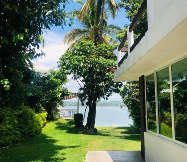 Tequesquitengo Casa | Casa Alfenapa a pie del lago y pet friendly