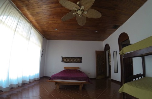 Marbella Cama Y Desayuno | Casa Alice Surf Lodge