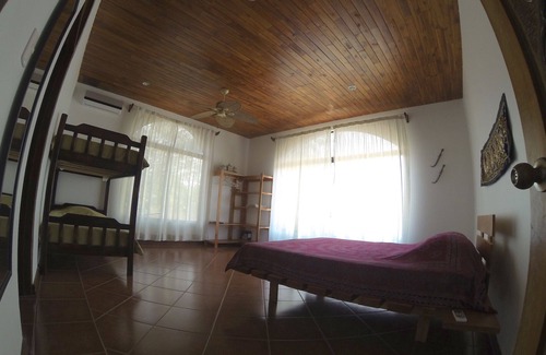 Marbella Cama Y Desayuno | Casa Alice Surf Lodge