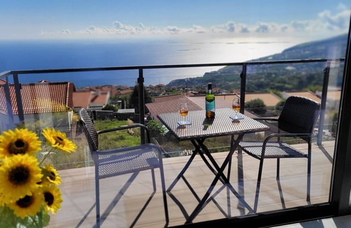 Arco da Calheta Casa | Casa Allegra by LovelyStay