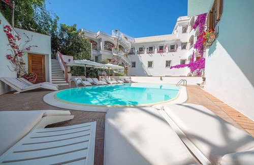 Minori Casa | Casa Alloro D: A welcoming studio apartment located in the center of Minori and a few meters from the sea.