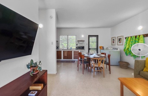 Membrillo Apartamento | Casa Almendros 1 | Ocean Getaway House @ Camuy