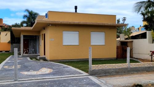 Acores Casa | Casa Amarela - à 100 metros da praia