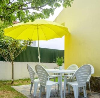 Charneca de Caparica e Sobreda Casa | CASA AMARELA