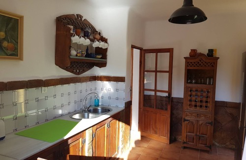 Orgiva Villa | Casa Amarilla, casa idílica, privada con gran piscina, en Orgiva - capacidad para 6