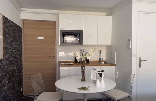 Montfort-sur-Argens Apartamento | Casa Amor & SPA - Suite Romantique Loveroom Jacuzzi Privatif et Petits Déjeuners
