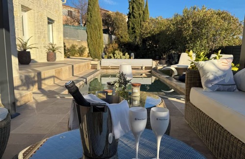 Montfort-sur-Argens Apartamento | Casa Amor & SPA - Suite Romantique Loveroom Jacuzzi Privatif et Petits Déjeuners
