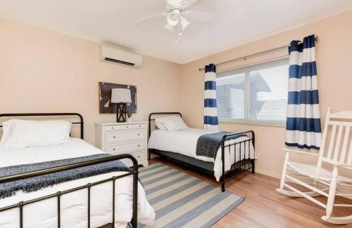 Little Italy Apartamento | Casa Amore -2BR- FREE Driveway parking for 3 cars