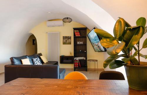 Assenza Apartamento | Casa Anastasia with private patio by GardaDoma