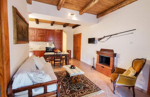 Torchiara Apartamento | Casa Antica by Interhome