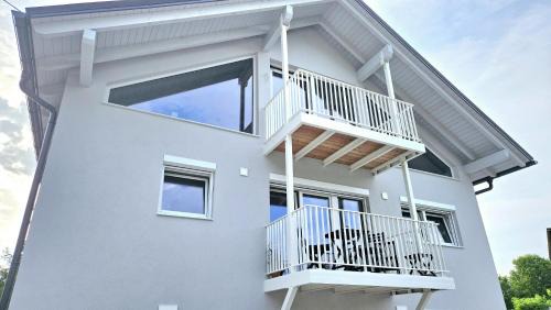 Sekirn Apartamento | "Casa Antonio" 3 Gehminuten Strandbad Sekirn, inkl Seezugang