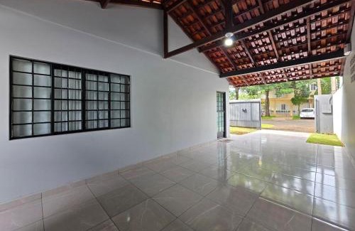 Vila Yolanda Casa | Casa ao lado da Av Das Cataratas com quintal