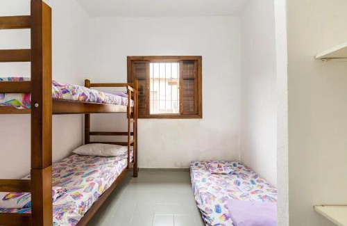Itanhaem Casa | Casa até 13 pessoas, Praia de Gaivotas, Itanhaém, piscina,300MB WiFi, churrasqueira