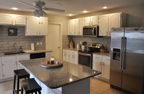 San Antonio Casa | Casa Azul - entire home near UTSA, La Cantera, medical center, and 6 flags