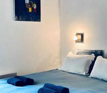Costieres Apartamento | CASA AZUL - jardin, calme, tennis