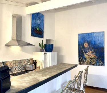 Costieres Apartamento | CASA AZUL - jardin, calme, tennis