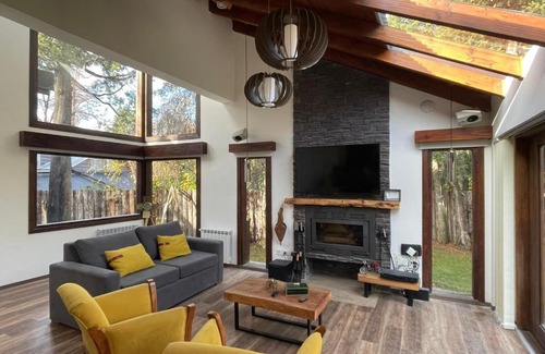 La Villa Chalet De Esquí | CASA AZUL LIMAY VILLA LA ANGOSTURA