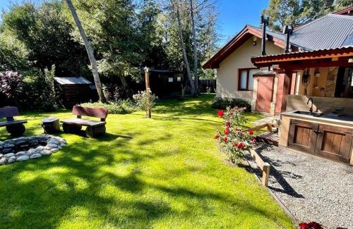 La Villa Chalet De Esquí | CASA AZUL LIMAY VILLA LA ANGOSTURA